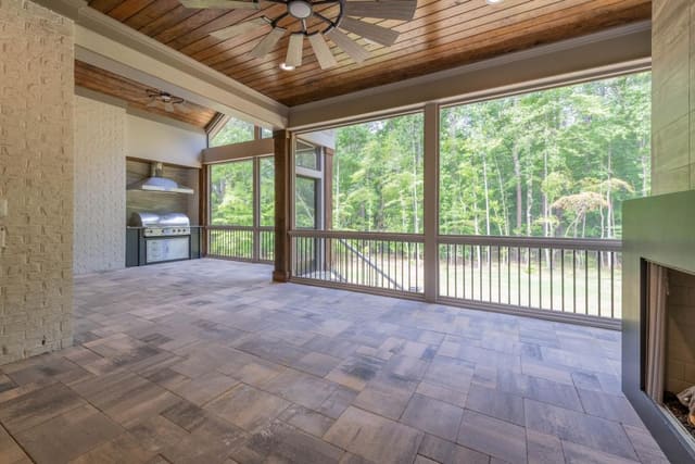Screened in Back Porch