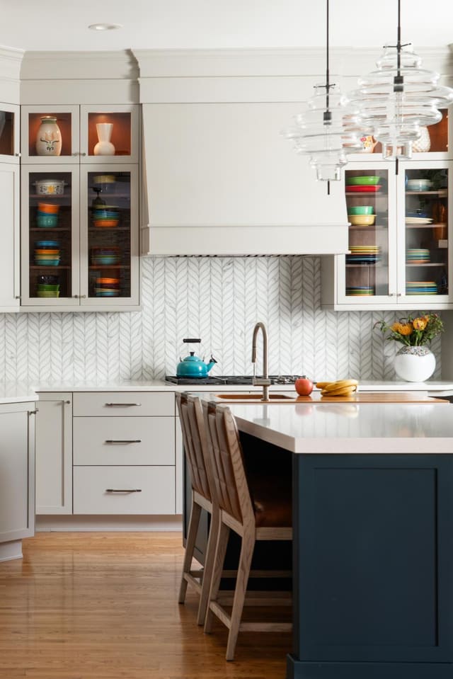 Modern Kitchen with textured backsplash