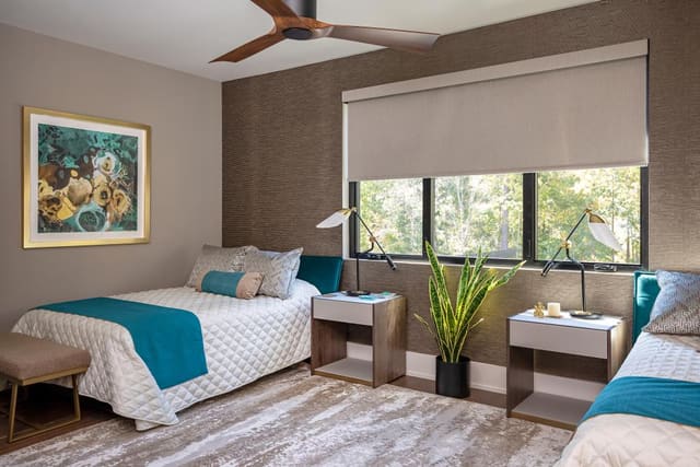 Twin-Bedded Room with Accent Wall