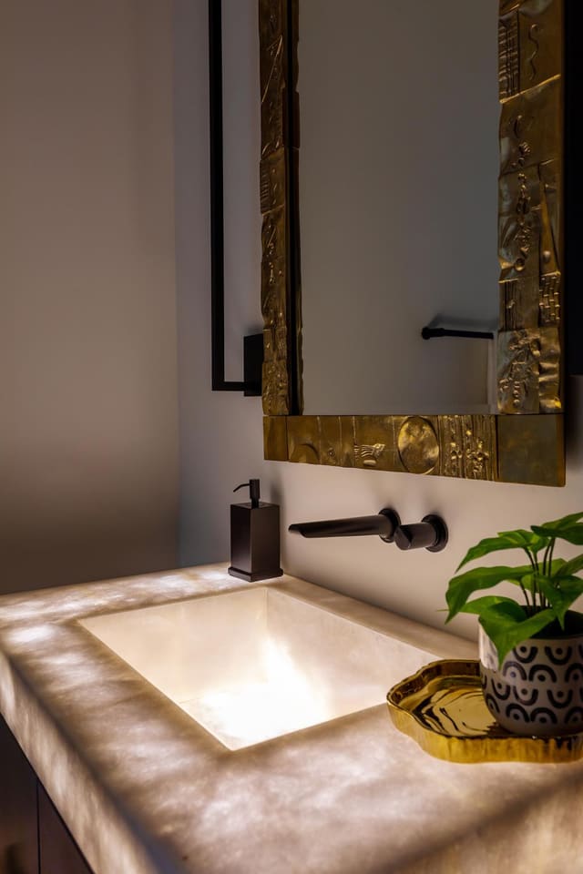 Powder Bath Close-up