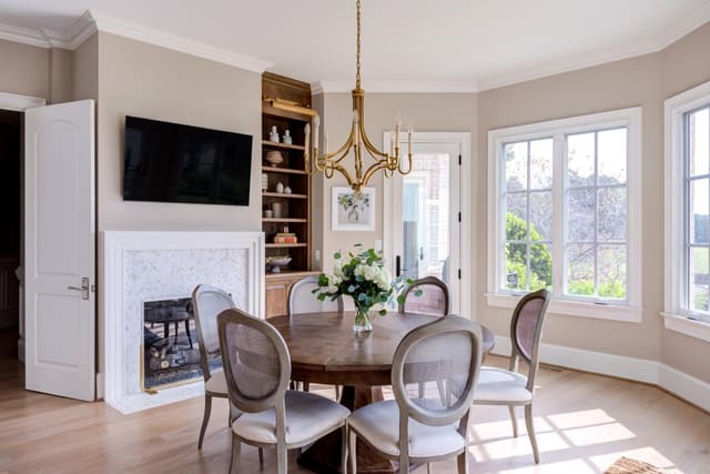 Round table and chairs.