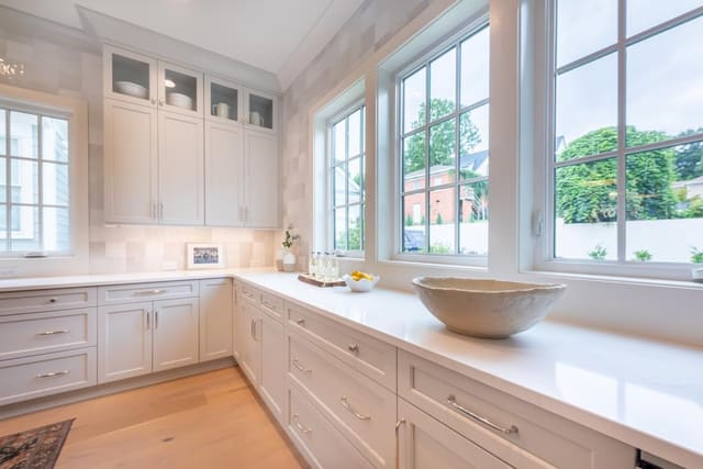 Kitchen corner with multi-toned cream tiled walls
