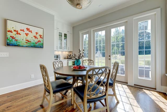 Breakfast table with chippendale side chairs